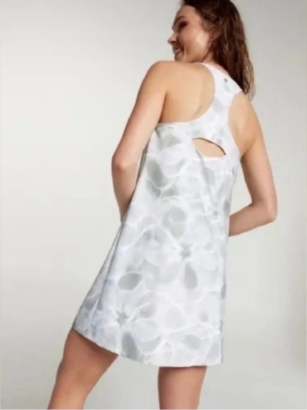 CALIA by Carrie Underwood White Mini Dress with Light Gray Floral Print